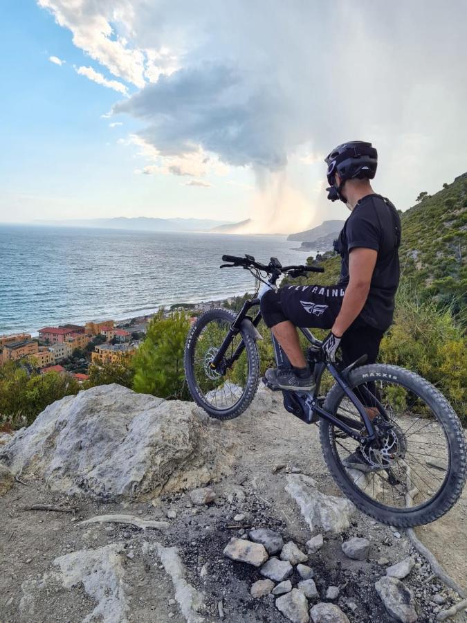Rocca Di Corno Guest House Finale Ligure Ngoại thất bức ảnh
